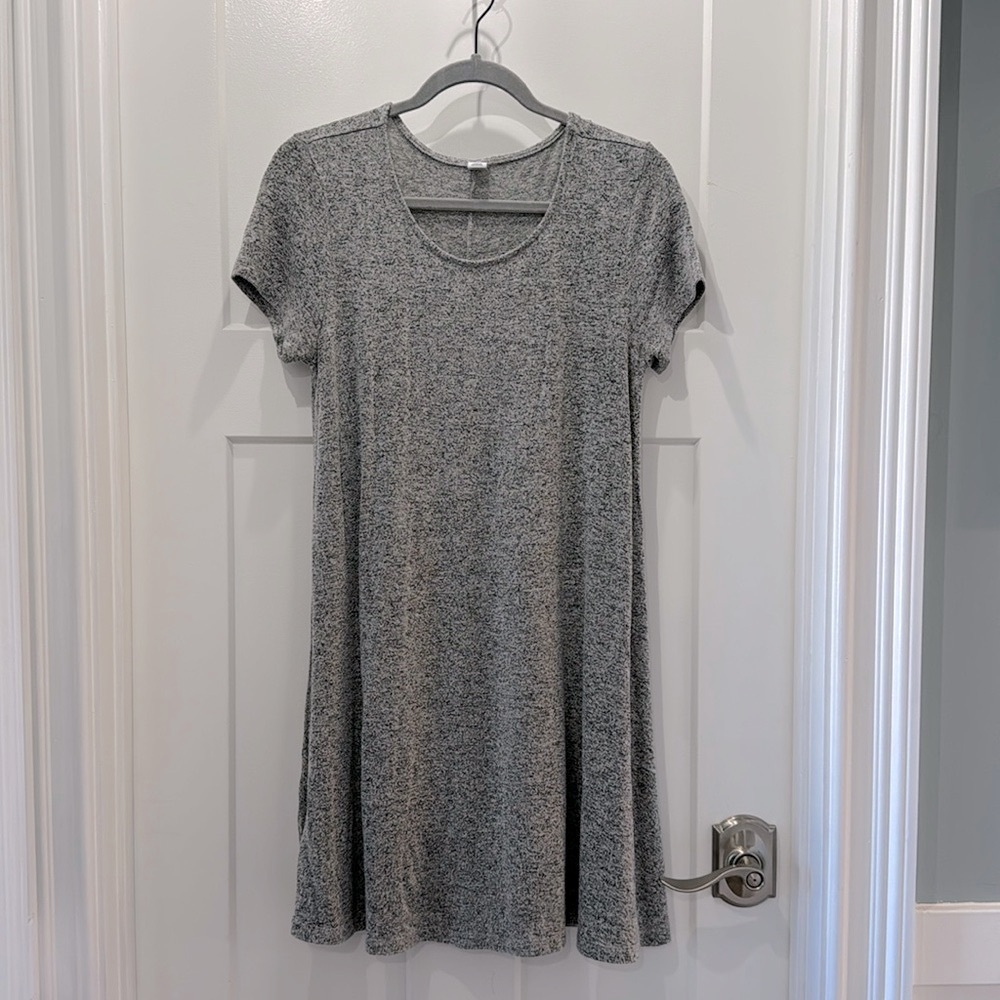 Old Navy Women’s Midi Dress Soft Comfy and Stretchy Size Medium Color Gray